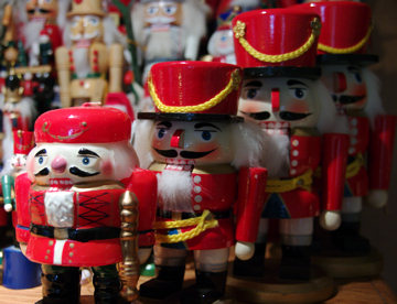 marching-nutcrackers