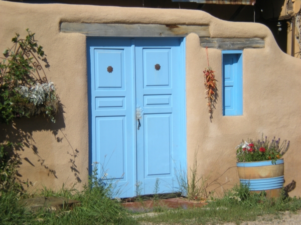 blue-doors-of-ranchos-de-taos1