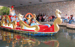 san-antonio-river-parade1