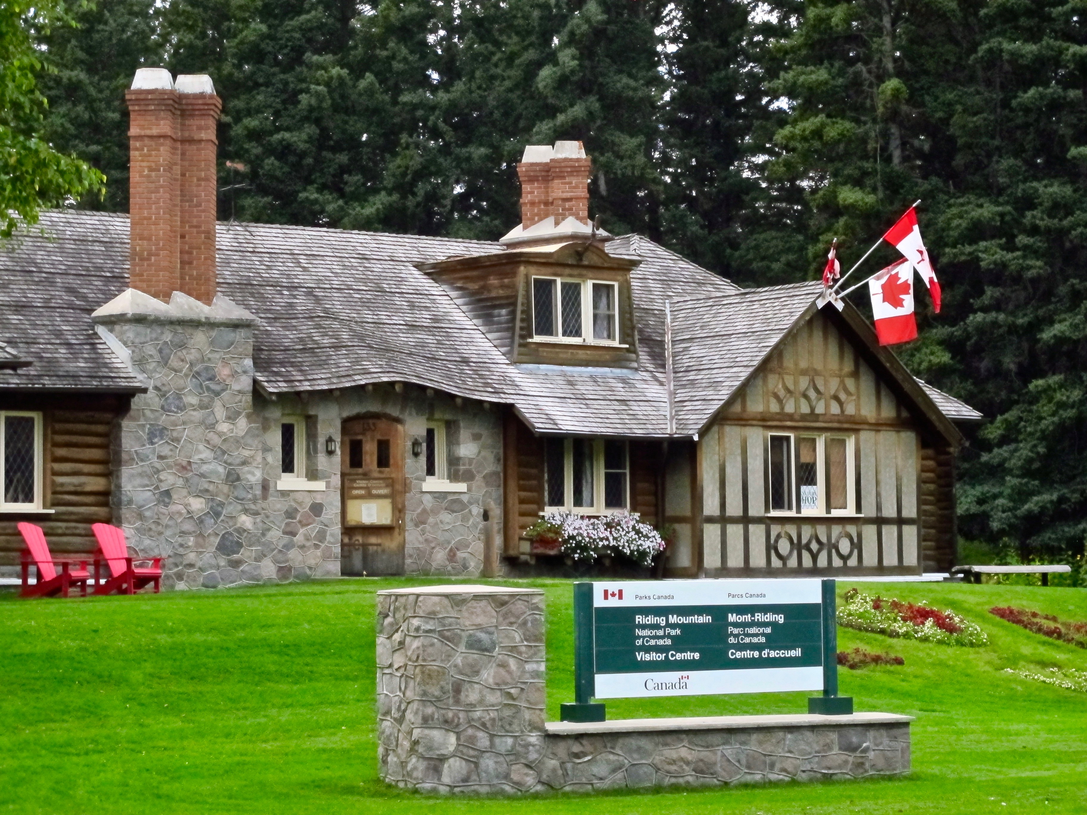 RMNP - Visitor Center with Sign